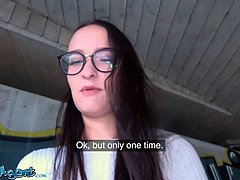 18, フェラチオ, 巨乳な, チン, ハードコア, 自然山雀, 公共, ガリガリ