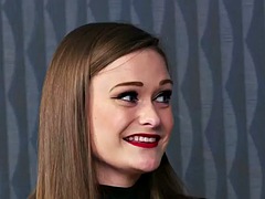 美女, イギリス人, 茶髪の, 着衣女と全裸男, ヨーロピアン, フェムドム, 魅力的, 三人