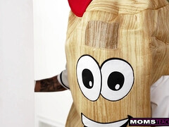 Grosser schwanz, Blasen, Spiele, Lingerie, Milf, Rotschopf, Sohn, Taboo