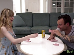 Blondine, Blasen, Kehlenfick, Hardcore, Riesenschwanz, Zierlich, Rau, Dürr