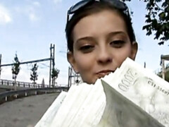 Sucer une bite, Brunette brune, En levrette, De plein air, Pov, Rasée, Jupe, Adolescente