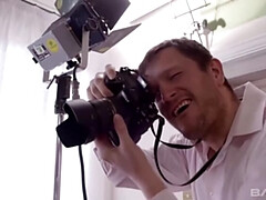 In den arsch, Grosser schwanz, Braunhaarige, Besamung, Doppelpenetration, Handjob, Hd, Flotter dreier