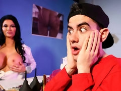 Grote kont, Pijpbeurt, Bruinharig, Gevangen, Hondjeshouding, Handbeurt, Likken, Moeder die ik wil neuken