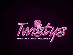 Брюнетки, Хд, Лесбиянка, Мастурбация, На природе, Соло, Сиськи, Игрушки