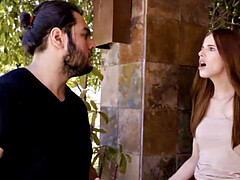 18 ans, Sucer une bite, Branlette thaïlandaise, Embrassement, Mamelons, Chatte, Jupe, Adolescente