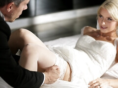 Blondine, Braut, Paar, Hundestellung, Behaart, Höschen, Strümpfe, Hochzeit