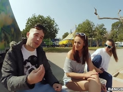 Enthousiasteling, Grote kont, Grote mammen, Pijpbeurt, Sperma in gezicht, Handbeurt, Latijnse vrouw, Geschoren