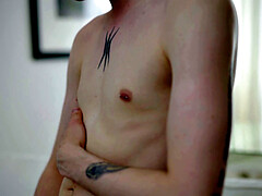 Sperma shot, Homo, Handbeurt, Masturbatie, Tepels, Pornster, Alleen, Tatoeage