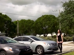 Gros seins, Sucer une bite, Brunette brune, Voiture, En levrette, Chevaucher, Jarretelles, Tatouage