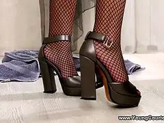 Enthousiasteling, Pijpbeurt, Sperma shot, Hondjeshouding, Hd, Panty, Geschoren, Tiener