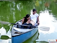 Большие сиськи, Минет, Брюнетки, Секс без цензуры, Лесбиянка, Втроем