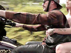 Morena, Al aire libre