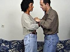 Pijpbeurt, Bruinharig, Duits, Handbeurt, Hardcore, Masseren, Rijpe lesbienne, Moeder die ik wil neuken
