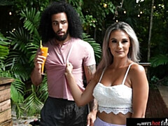 Gorgeous tanned babe Mandy Rhea is enjoying dick-riding