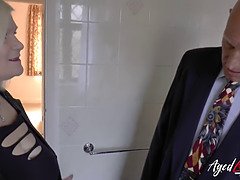 Wohlbeleibte schöne frauen, Grosse titten, Blasen, Kehlenfick, Mutti, Verführt