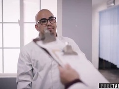 Grosse titten, Blondine, Blasen, Besamung, Arzt, Prüfung, Hardcore, Milf