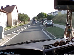 Grosse bite, Voiture, Éjaculer dans la bouche, Tir de sperme, Queue, Femelle, Pov, Public