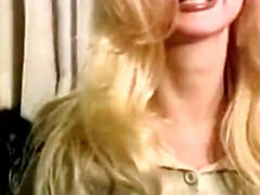 Enthousiasteling, Grote mammen, Blond, Pijpbeurt, Rondborstig, Moeder die ik wil neuken, Realiteit, Zuigen