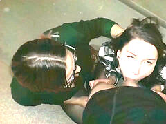 Amateur, Américain, Sucer une bite, Éjaculer dans la bouche, Européenne, Suçant, Adolescente, Plan cul à trois