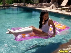 Leie, Blasen, Pool, Muschi, Hintern versohlen, Jungendliche (18+), Titten, Uniform