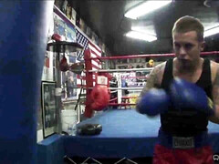 Grosse bite, Blonde, Tir de sperme, Gorge profonde, Gym, Branlette thaïlandaise, Hard, Bureau