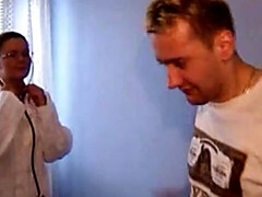 Pijpbeurt, Arts, Hardcore, Likken, Ondergoed, Verpleegster, Rijden, Uniformpje