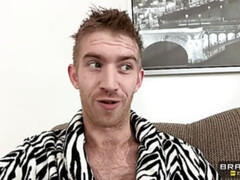 Blasen, Spermaladung, Aufs gesicht abspritzen, Latina, Natürlichen titten, Realität, Rotschopf, Hintern versohlen