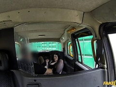Anal, Mamada, Coche, Penetracion con dedos, Lamidas, Al aire libre, Pov, Coño