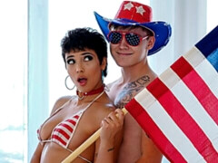 Amateur, Grosse bite, Gros seins, Sucer une bite, Brunette brune, Cheveux courts, Maigrichonne, Adolescente