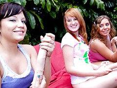 Amateur, Grosse bite, Sucer une bite, Brunette brune, Doigter, Masturbation, De plein air, Public