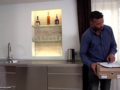 Grote kont, Pijpbeurt, Handbeurt, Hd, Likken, Moeder die ik wil neuken, Kut duiken, Tiener