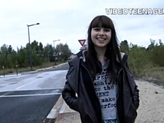 18 jahre, Leie, Braunhaarige, Dildo, Hd, Masturbation, Zierlich, Sich ausziehen