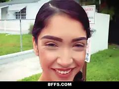 Morena, Corridas, Corridas faciales, Cuadrupleta, Peludo, Monstruo, Gritar, Tatuaje