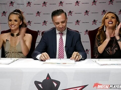 Vorstellungsgespräch, Grosse titten, Blondine, Latina, Zierlich, Piercing, Rotschopf, Titten