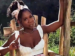 18 jaar, Grote kont, Grote mammen, Dichtbij, Masturbatie, Buiten, Alleen, Tieten likken