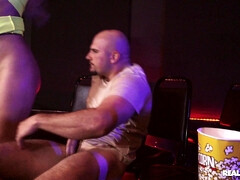 Enthousiasteling, Amerikaans, Blond, Hakken, Kut duiken, Geschoren, Rok, Billekoek