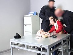 フェラチオ, 捕まる, イマラチオ, ハードコア, 3p男男女, ピグテール, ラフ, 三人