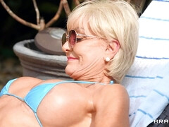 Tetas grandes, Abuelita, Sexo duro, Interracial, Lamidas, Madres para coger, Piscina, Coño