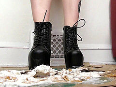 crushing popsicle CONES IN HEELS & BIG ASS CAKE SITTING