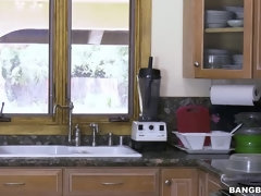 Tetas grandes, Mamada, Tetona, Estilo perrito, Corridas faciales, Sexo duro, Hd, Madres para coger