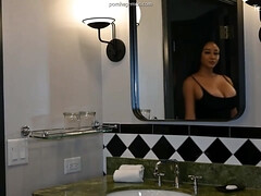 American Cougar With Silicone Booty And Breasts