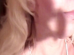 Amateur, Gros seins, Sucer une bite, Brunette brune, Plantureuse, Tir de sperme, Seins naturels, Rétro ancien