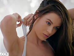 Cul, Sucer une bite, Brunette brune, En levrette, Poilue, Branlette thaïlandaise, Adolescente