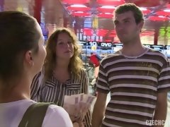 Amateur, Corridas, Cuadrupleta, Grupo, Al aire libre, Pov, Público, Chupando