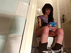 Erniedrigung, Ungarisch, Zierlich, Jungendliche (18+), Toilette