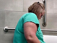 P1ssqueen Holds Her Pee In The Tanning Bed