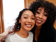 Жопа, Черные, Минет, Две девушки, Ласковые ручки, Межрасовый секс, От первого лица, Втроем