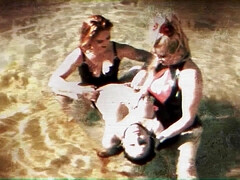 Lieveling, Lesbisch, Masseren, Moeder die ik wil neuken, Natuurlijke tieten, Kut duiken, Tieten likken, Speelgoed