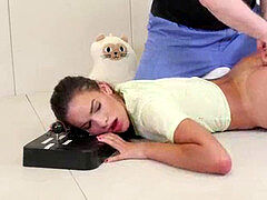 Анальный секс, Садо мазо, Доминирование, Затыкание рта, Унижение, Тощие, Рабыни, В поезде