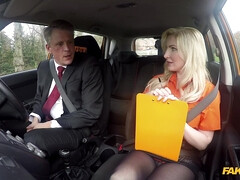 Grote mammen, Blond, Pijpbeurt, Auto, Europees, Handbeurt, Buiten, Doordringend